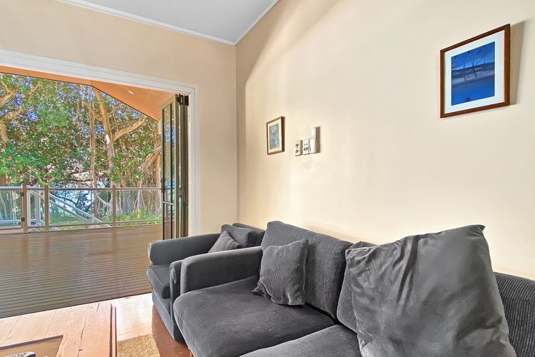 Picnic Bay Apartments Unit 4