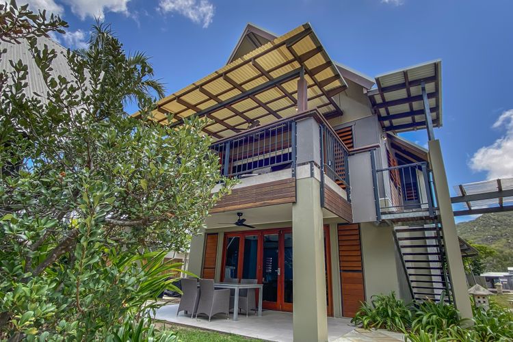 Pure Magnetic Villa 10