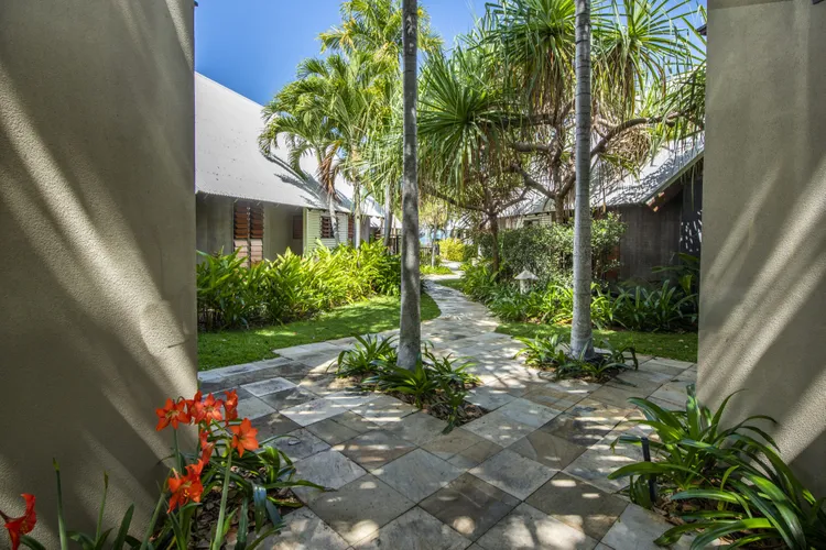 Pure Magnetic Villa 7