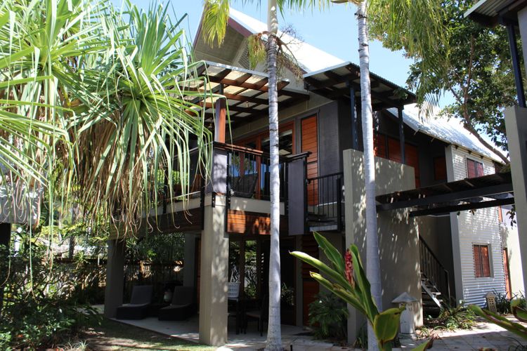 Pure Magnetic Villa 8