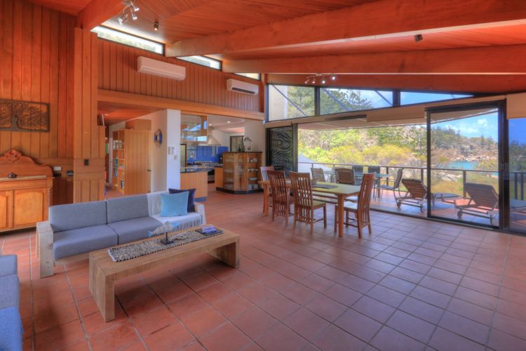 The Beach House at Arthur Bay