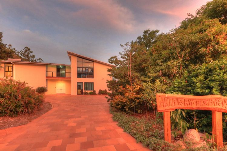 The Beach House at Arthur Bay