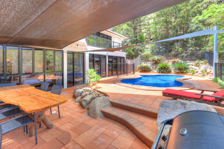 The Beach House at Arthur Bay