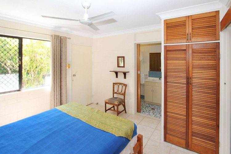 Alma Bay Holiday Unit 3 - Bedroom