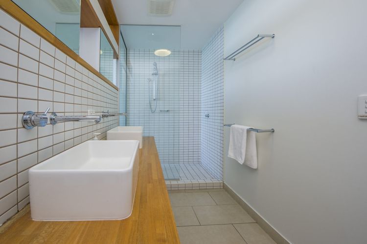 1 Bright Point Apartment 5102 - Ensuite