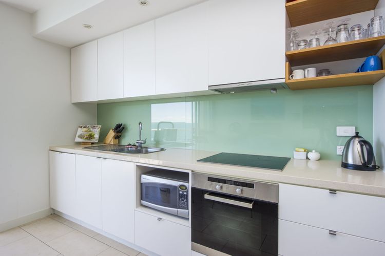 1 Bright Point Apartment 5102 - Kitchen