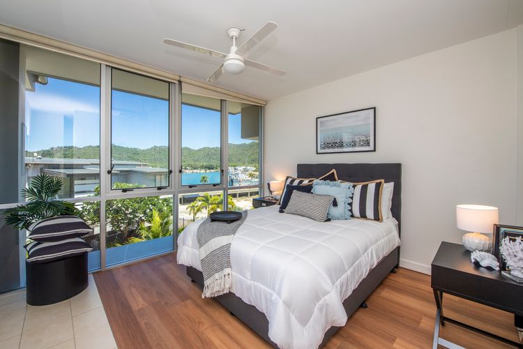 Stylish bedroom 