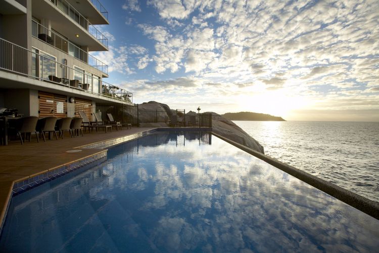1 Bright Point Apartment 5201 - Pool Area