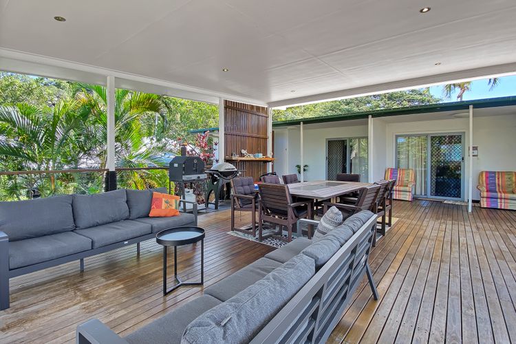 The Deck on Picnic