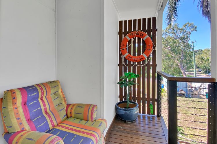 The Deck on Picnic