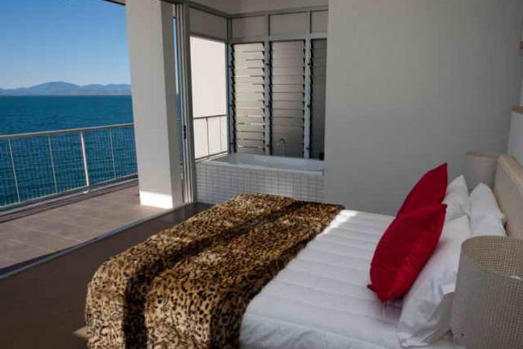 1 Bright Point Penthouse 5503 - Master Bedroom