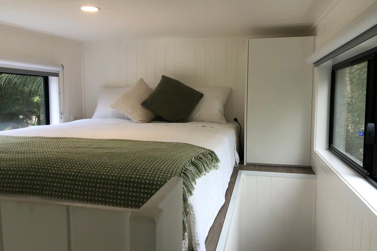 Queen bed