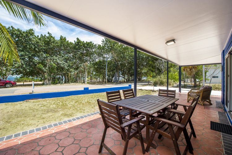 Azure on Geoffrey - Verandah