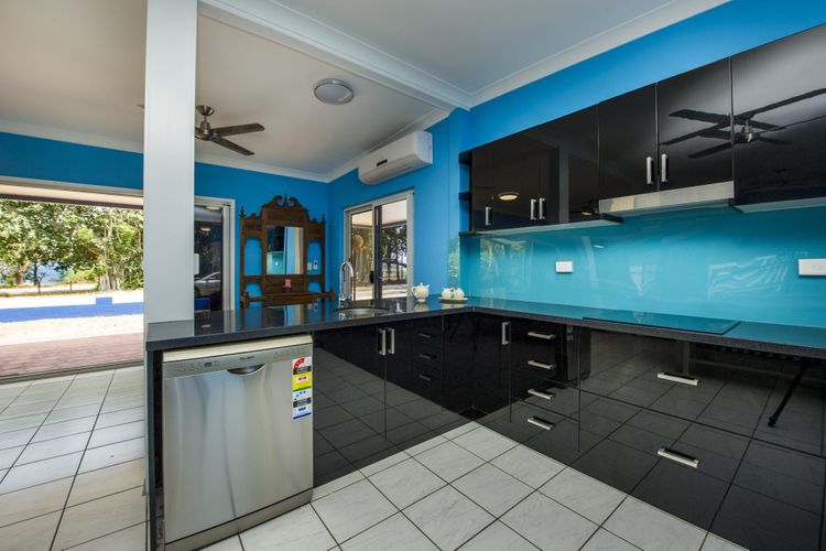 Azure on Geoffrey - Kitchen
