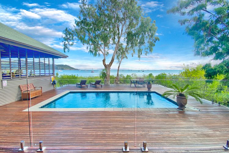 Absolute Beachfront and Pool House