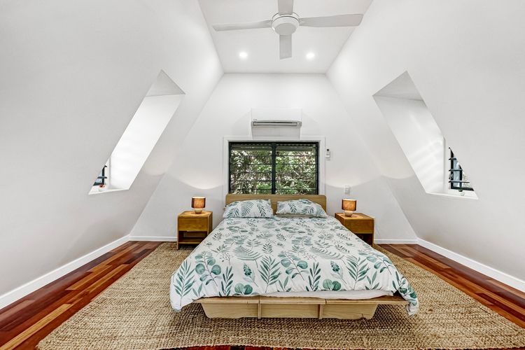 Bedroom - Queen Bed