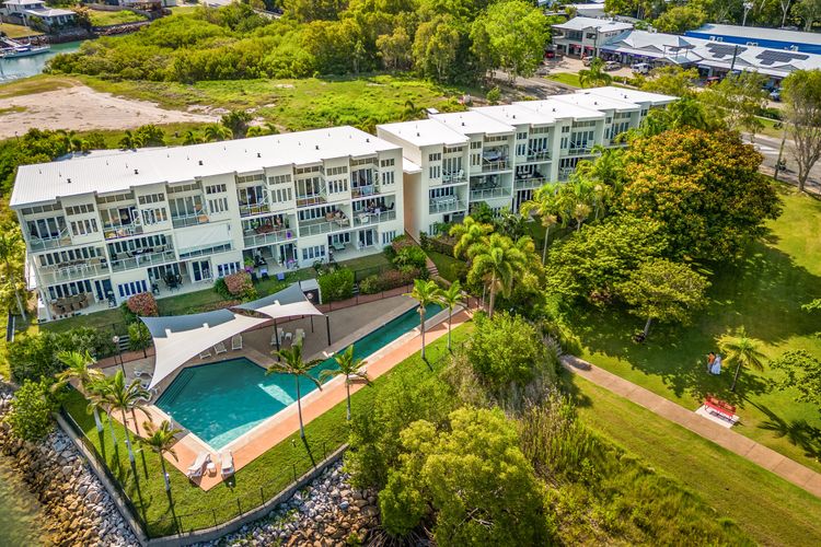 Beachside Apartment 13