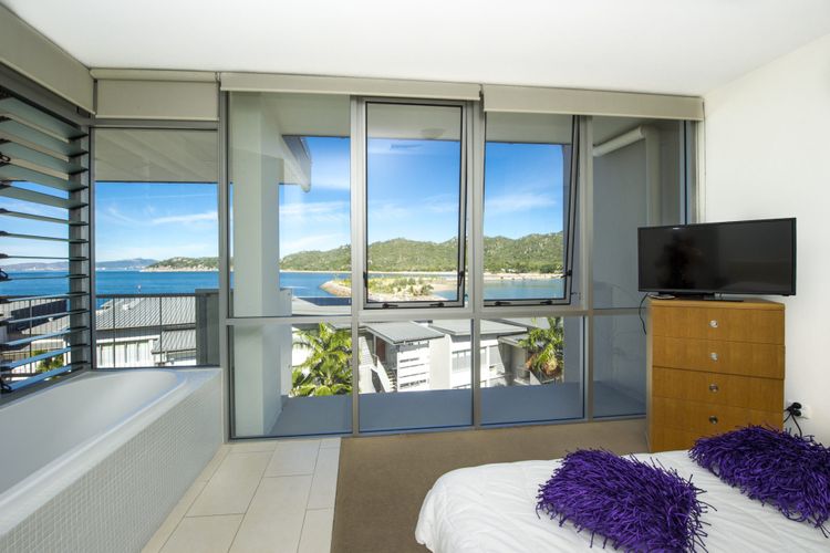 1 Bright Point Apartment 1502 - Master Bedroom