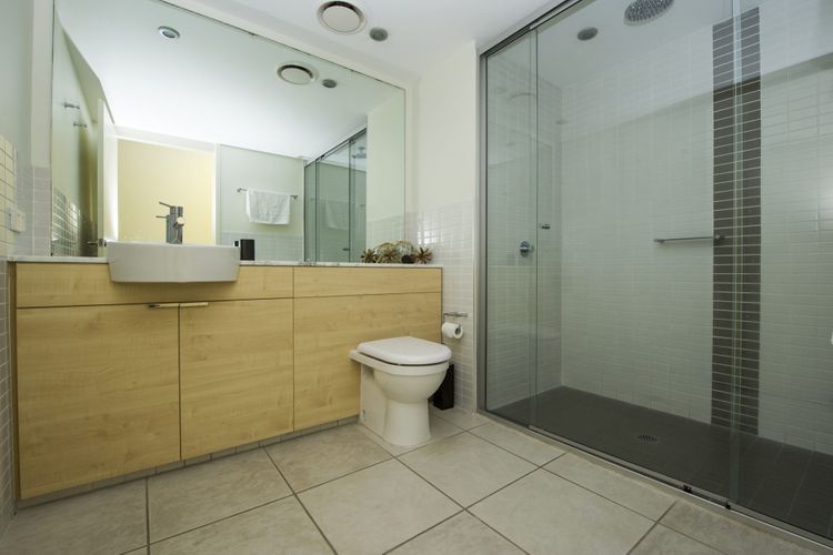 Blue on Blue Studio 1272 - Bathroom
