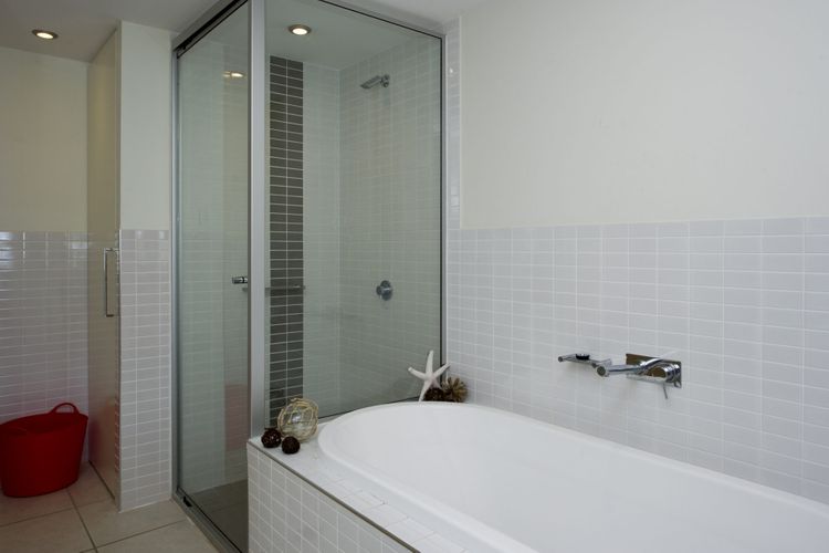 Blue on Blue Superior Studio 1271 - Bathroom