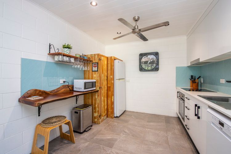 Island View Apt 1
