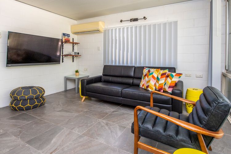 Island View Apt 1