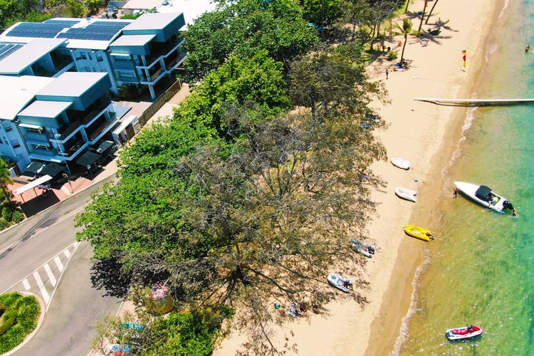 Maggies Beachfront Apt. 6