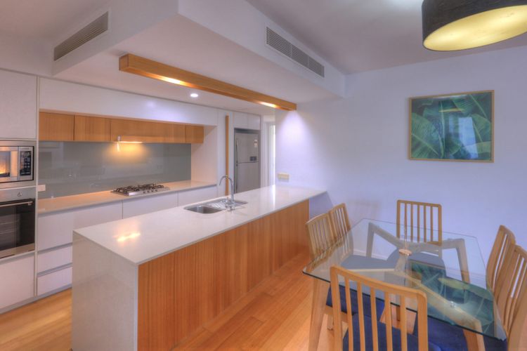 Maggies Beachfront Apt. 6
