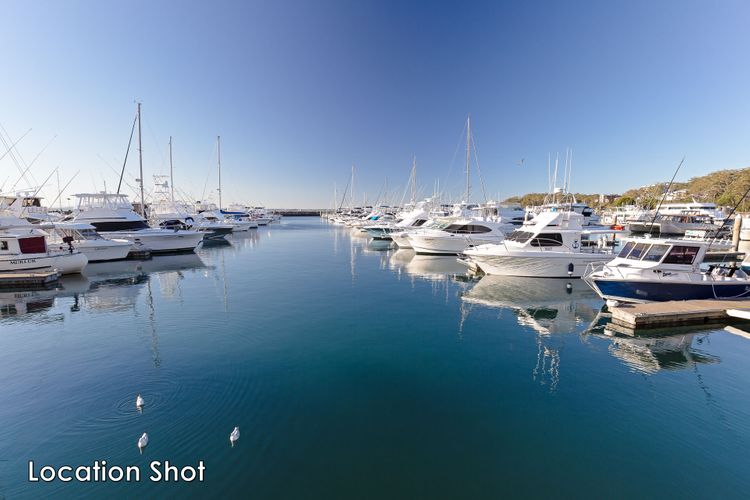 Tradewinds, 2/110 Victoria Parade – fantastic unit with waterviews & close to the Marina