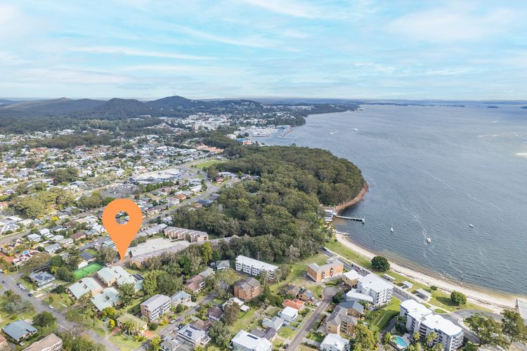 Bay Parklands 23 –  GROUND FLOOR, AIR CON, POOL, SPA, TENNIS COURT