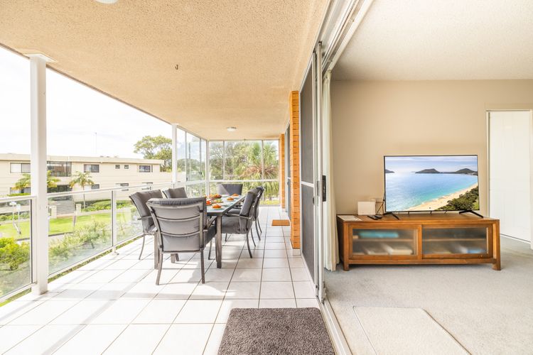 Portofino, 1/7 Laman Street – First floor unit with beautiful views, air con and Wi-Fi and close to town