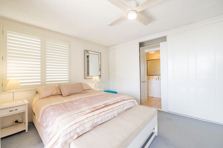 Portofino, 1/7 Laman Street – First floor unit with beautiful views, air con and Wi-Fi and close to town