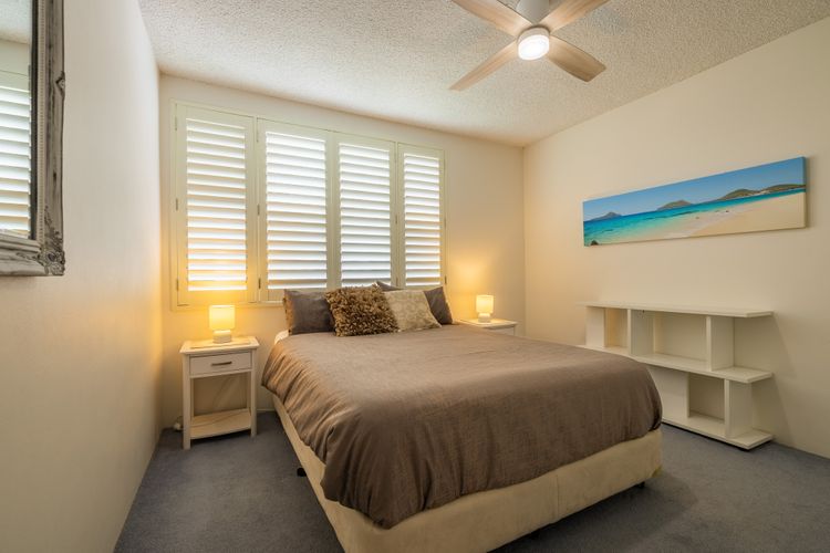 Portofino, 1/7 Laman Street – First floor unit with beautiful views, air con and Wi-Fi and close to town