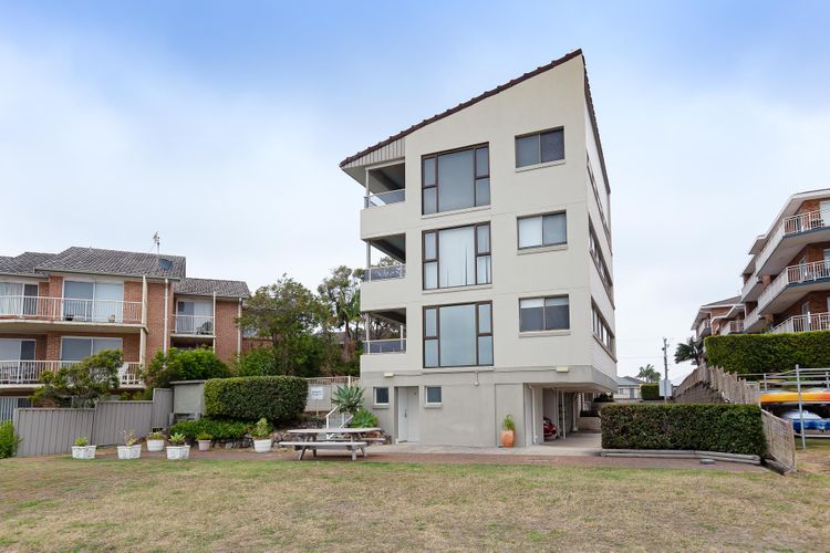 Bangalee, 3/41 Soldiers Point Rd – Fantastic Waterfront Unit with Air-Con, Pool, WIFI & Chromecast