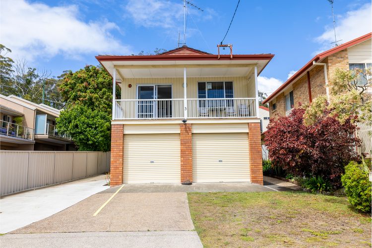 3 Tomaree Street – cute 4 bedroom house with aircon in the heart of town