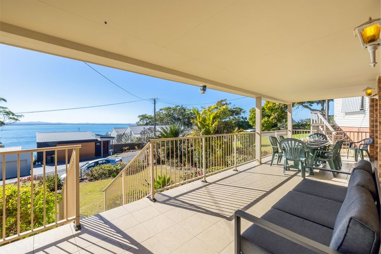 33 Gloucester St -huge holiday house in Nelson Bay with pool and stunning water views