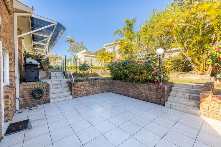 33 Gloucester St -huge holiday house in Nelson Bay with pool and stunning water views