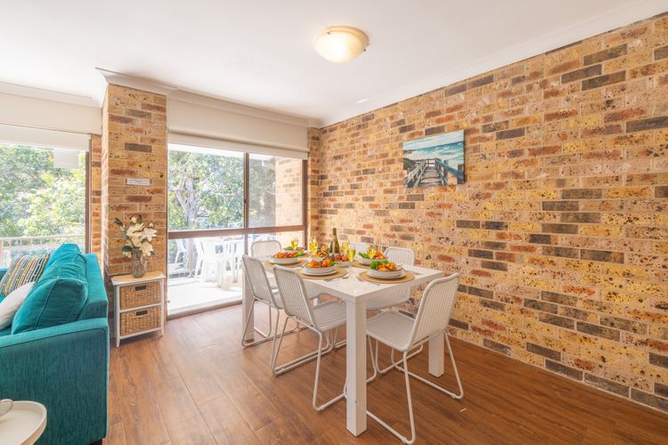 Bay Parklands, 69/2 Gowrie Avenue – large unit with views, pool, tennis court & spa