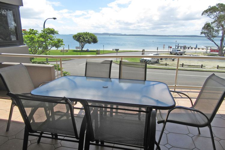 Florentine, 7/11 Columbia Close – air conditioned unit with fantastic views of Little Beach