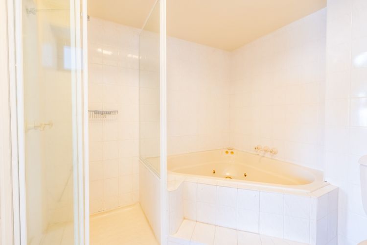 Florentine, 7/11 Columbia Close – wifi, air conditioned unit with fantastic views of Little Beach