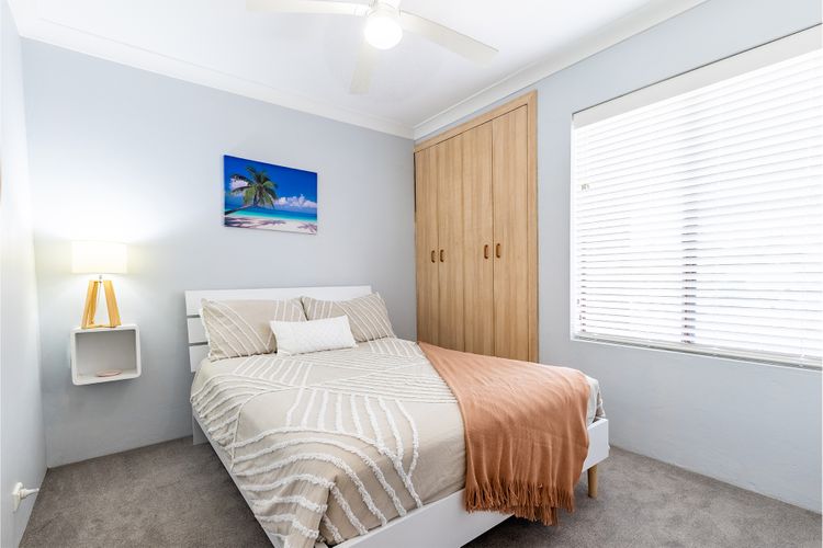 Bay Parklands, 73/2 Gowrie Avenue – solar heated pool, spa, tennis court & views