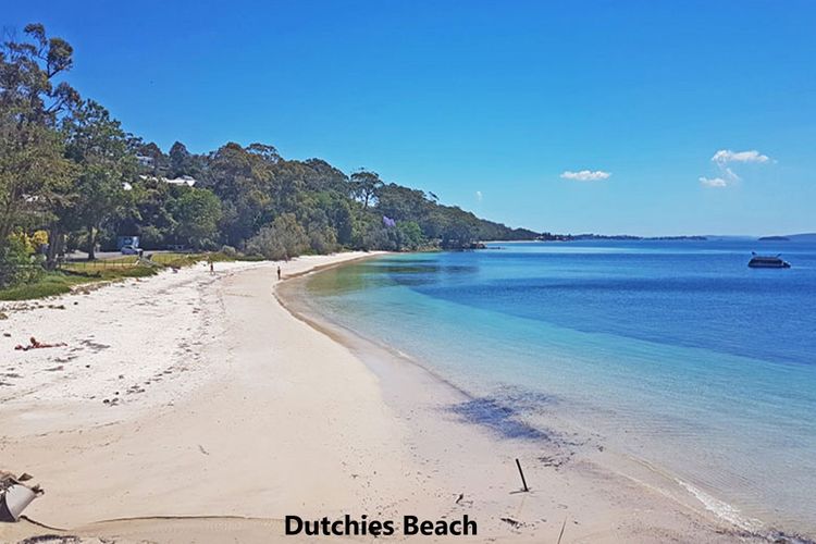 Baggies On Dutchies, 9 Burbong Street – Large Pet Friendly house with Aircon, Boat Parking & Waterviews