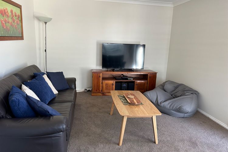 1/94 Rocky Point Rd – Duplex with Aircon, WIFI and Short Walk To The Sports Club