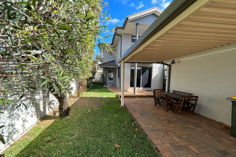 1/94 Rocky Point Rd – Duplex with Aircon, WIFI and Short Walk To The Sports Club