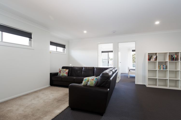 Birubi Breezes, 2/7 Fitzroy St – Large Duplex with Air Conditioning, WIFI & only 5 minute walk to the beach