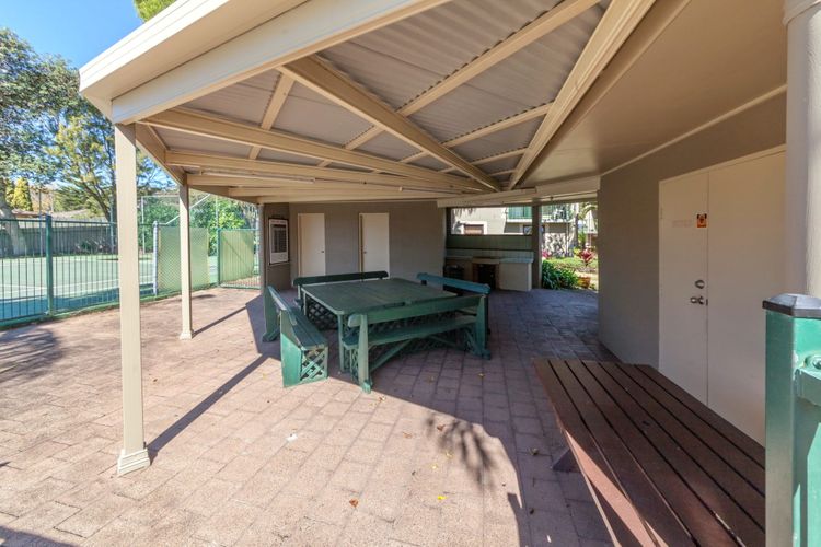Carindale, 10/19 Dowling St – Ground Floor Unit with WIFI, Foxtel and Linen