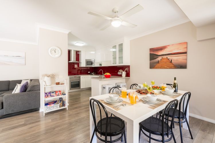 Bushmans, 9/24 Tomaree Street – Spacious townhouse with air conditioning and close to Nelson Bay Town Centre