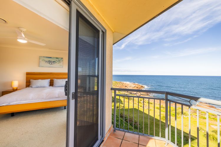 Ocean Views, 4 Ocean Street – air conditioned luxury with beautiful ocean views