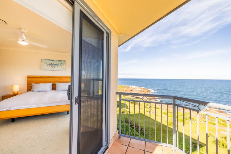 Ocean Views, 4 Ocean Street – air conditioned luxury with beautiful ocean views