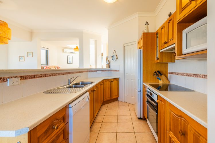 Ocean Views, 4 Ocean Street – air conditioned luxury with beautiful ocean views